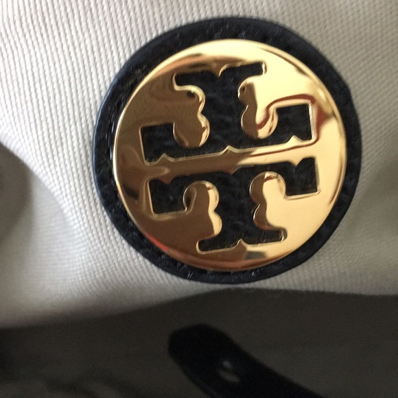 Tory Burch Black perforated handbag - Picture 5 of 8